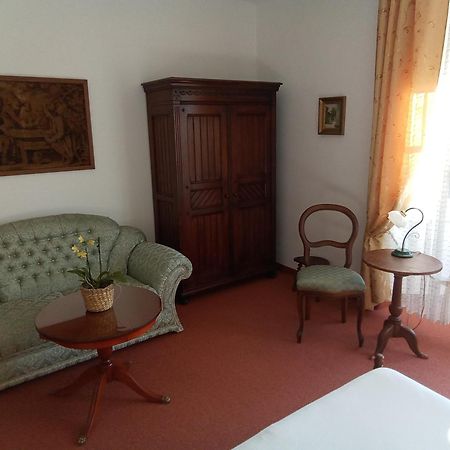 Pension Baron Schoeneck Карловы Вары Экстерьер фото